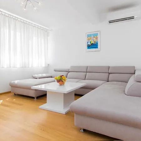 Royal Ii Casa de hóspedes Vodice