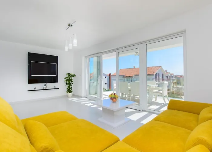 Royal Ii בית הארחה וודיצה