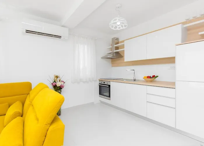 בית הארחה Royal Ii וודיצה