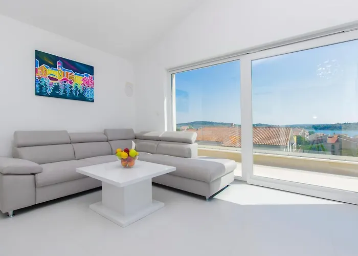 Royal Ii בית הארחה 4*