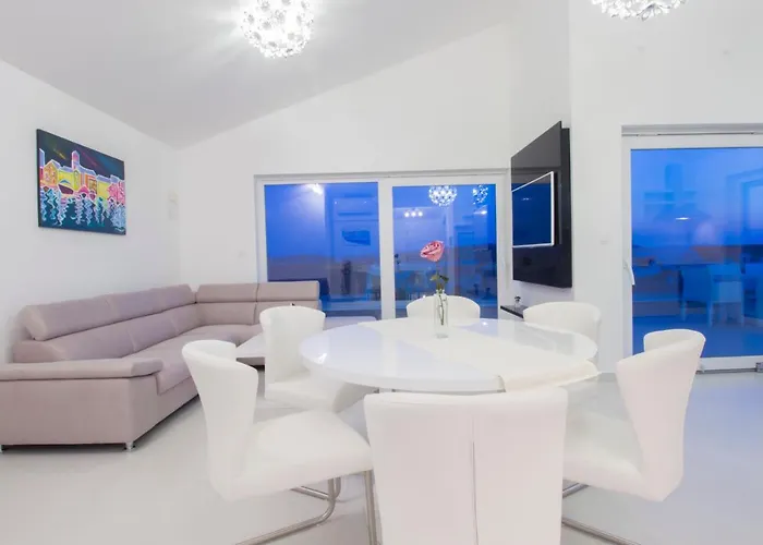 Royal Ii 4* וודיצה