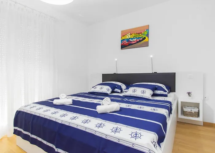 Royal Ii בית הארחה 4*