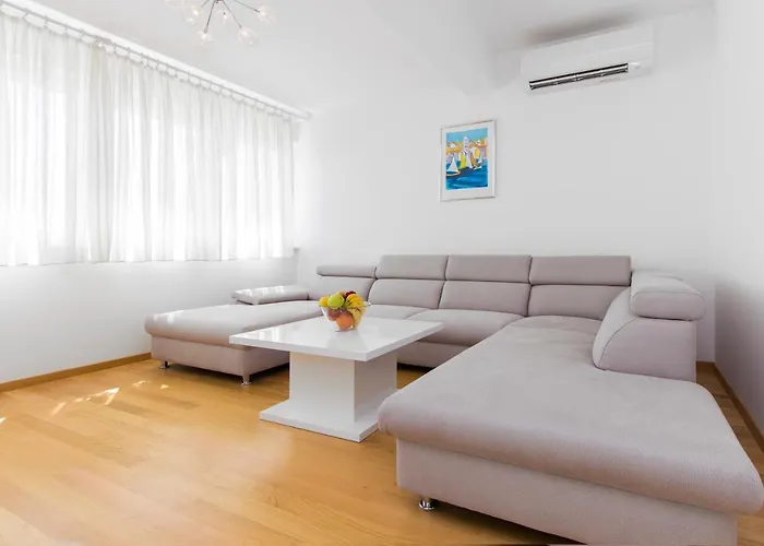 Royal Ii Gasthuis Vodice