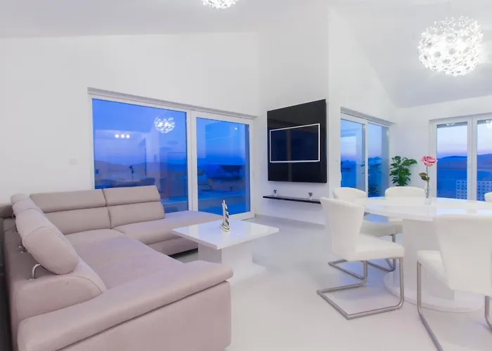 Royal Ii בית הארחה 4*