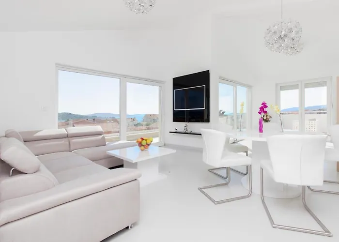 Royal Ii בית הארחה