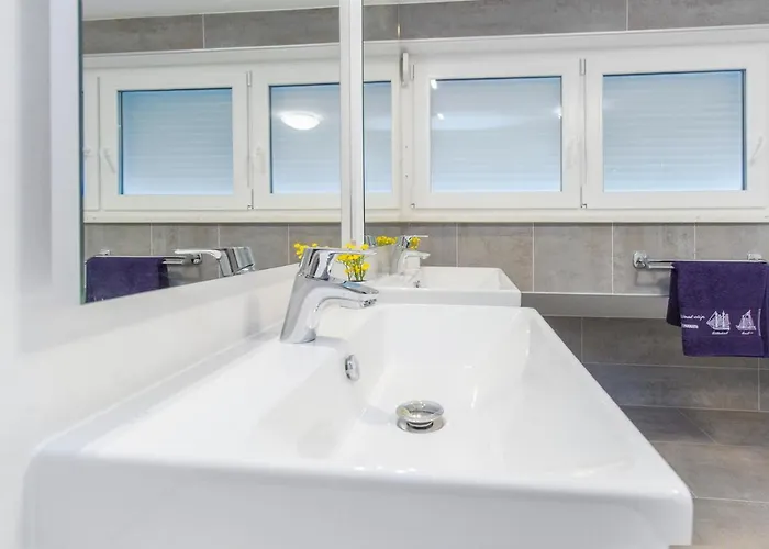 Royal Ii בית הארחה