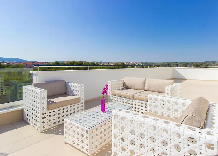 Royal Ii بيت ضيافة 4*